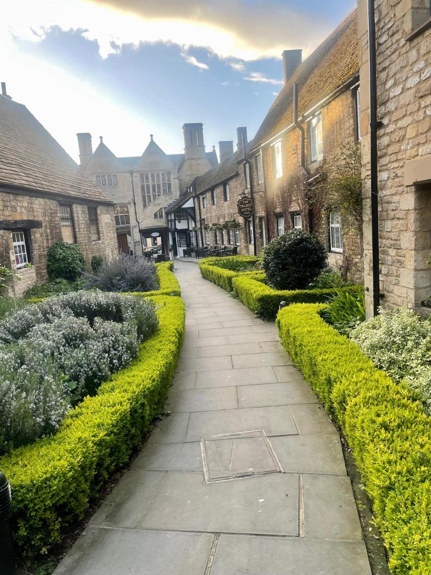 The Talbot Hotel, Oundle , Near Peterborough Dış mekan fotoğraf